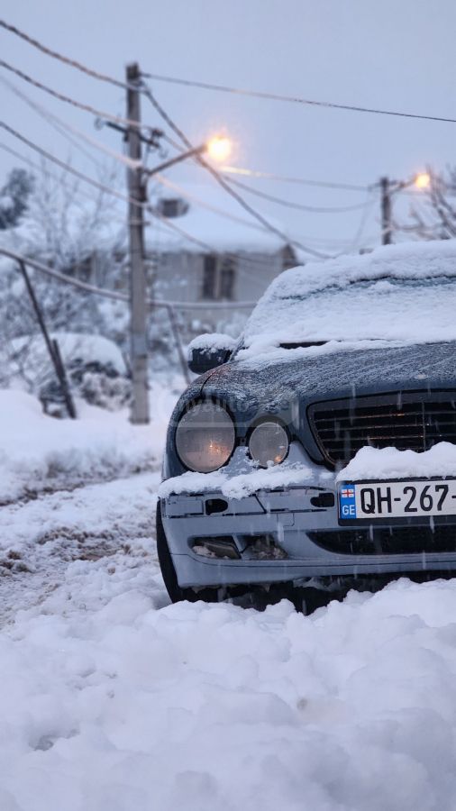 Mercedes-Benz E 320 1999 — photo 2