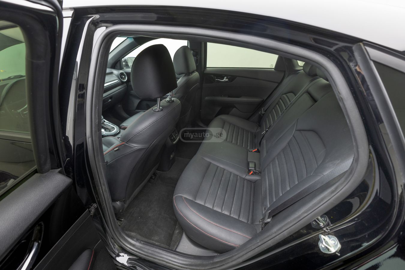 Kia Forte 2023 — photo 2