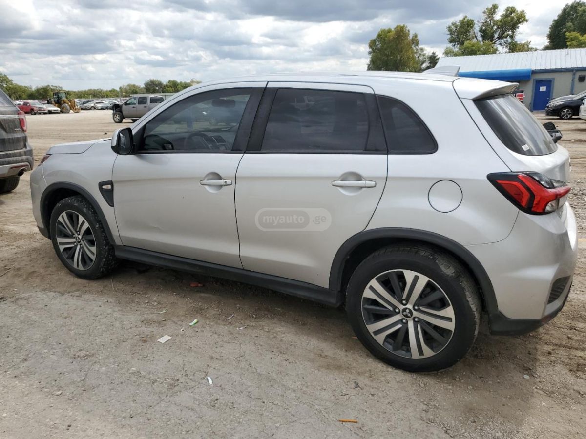 Mitsubishi Outlander 2020 — photo 2