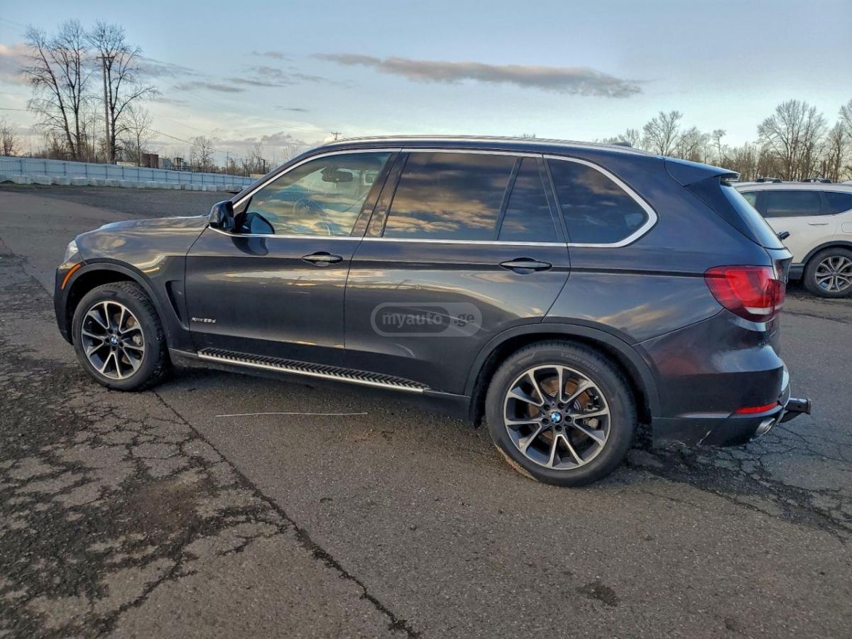 BMW X5 2015 — photo 2
