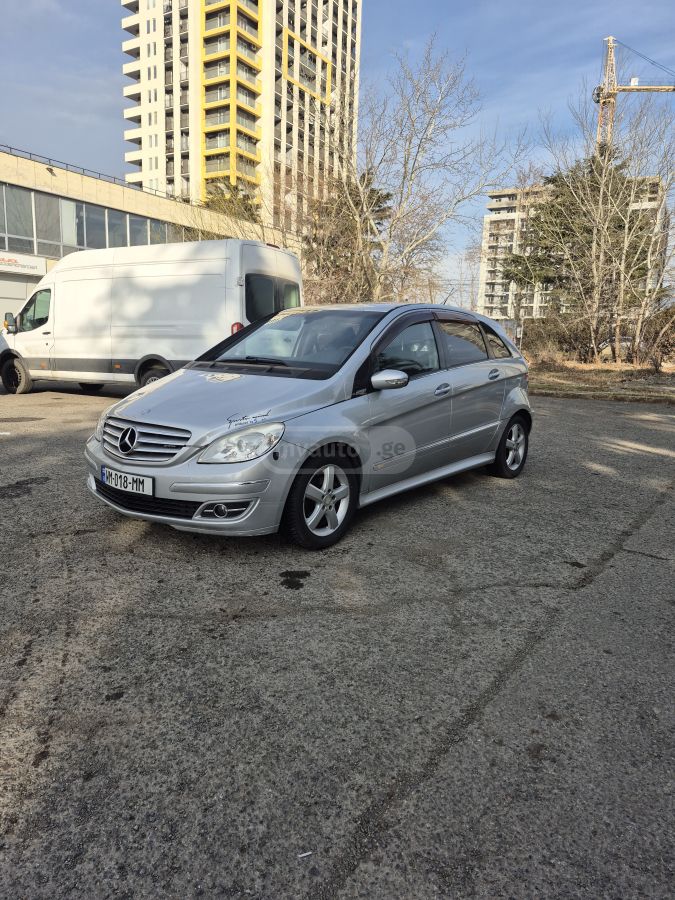 Mercedes-Benz B 170