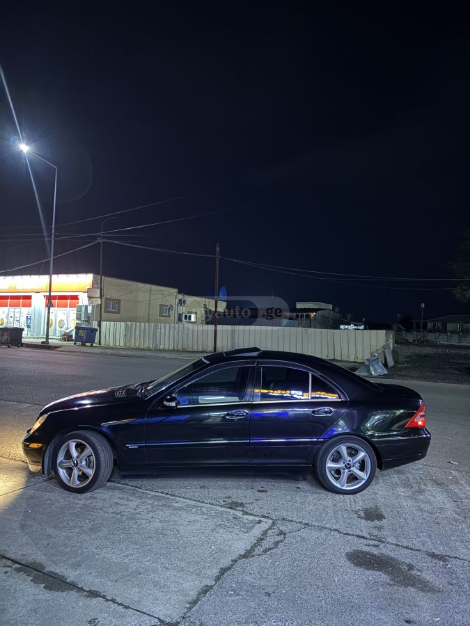 Mercedes-Benz C 240