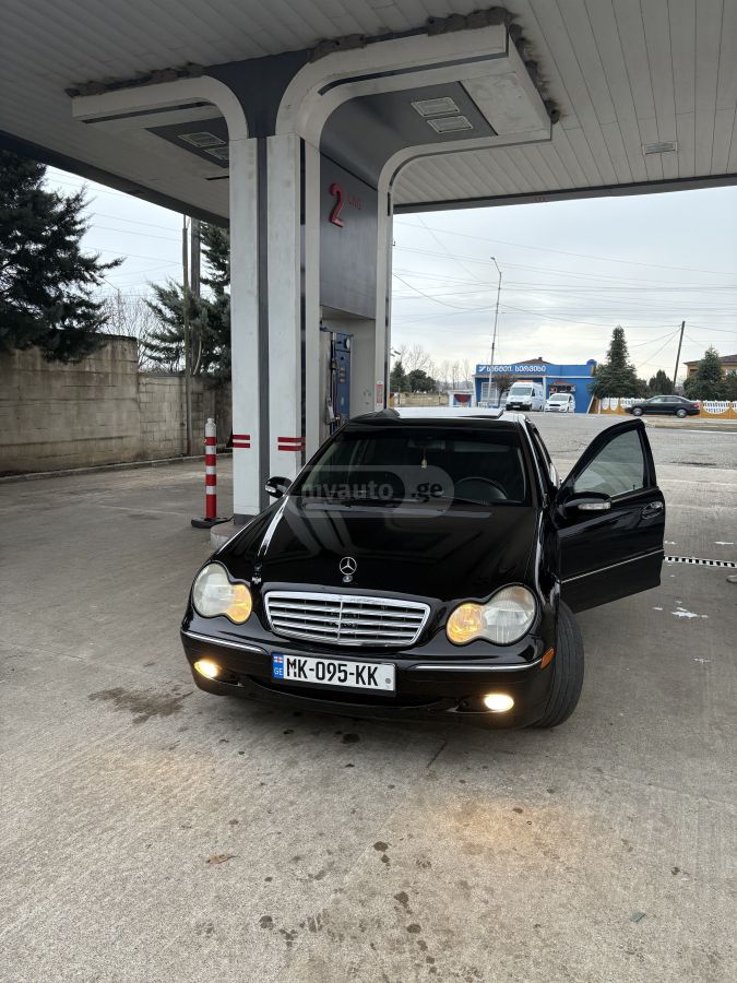 Mercedes-Benz C 240 2002 — photo 2
