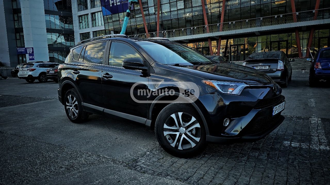 Toyota RAV 4 2018 — photo 2