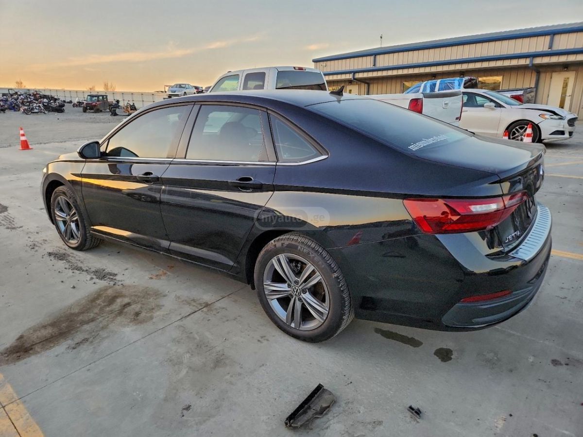 Volkswagen Jetta 2023 — photo 2