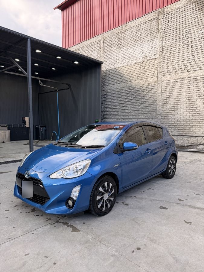 Toyota Aqua 2016 — photo 2