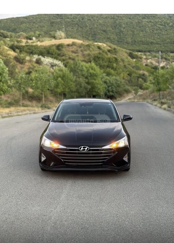 Hyundai Elantra 2020 — photo 2