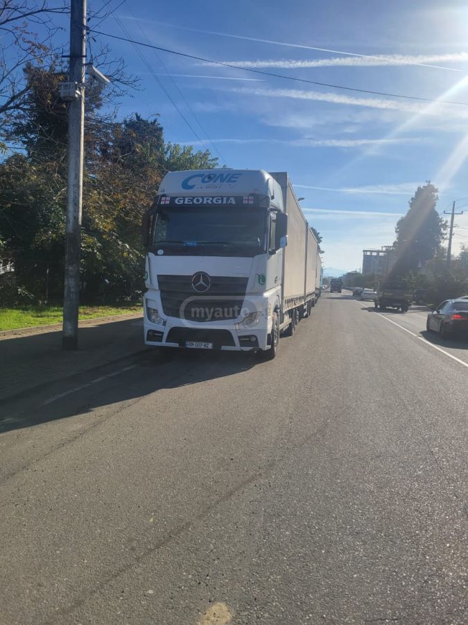 Mercedes-Benz Actros 2015 — photo 2