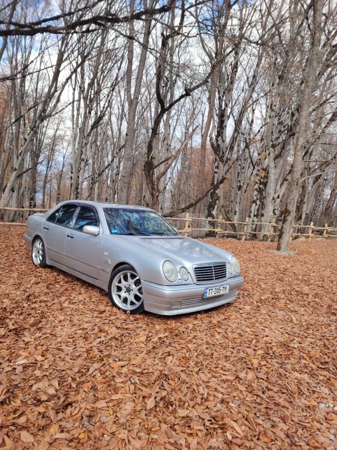 Mercedes-Benz E 320 1998 — photo 2