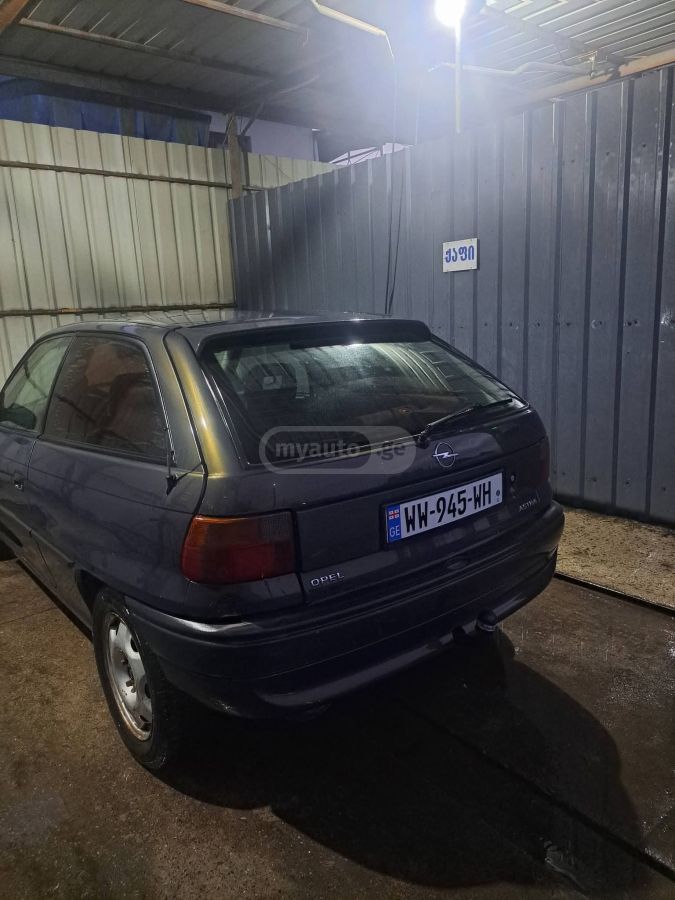 Opel Astra 1995 — photo 2
