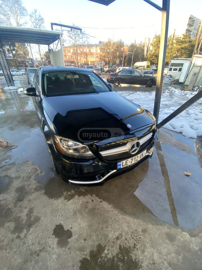 Mercedes-Benz C 300 2016 — photo 2
