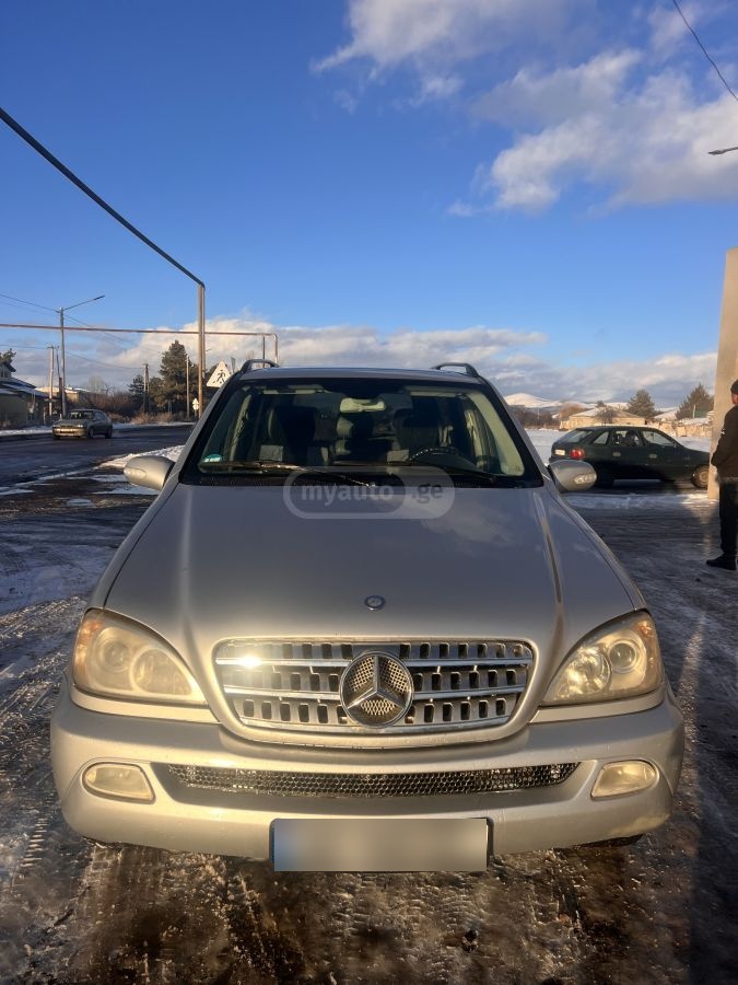 Mercedes-Benz ML 320
