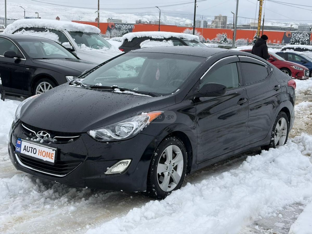 Hyundai Elantra 2011 — photo 2