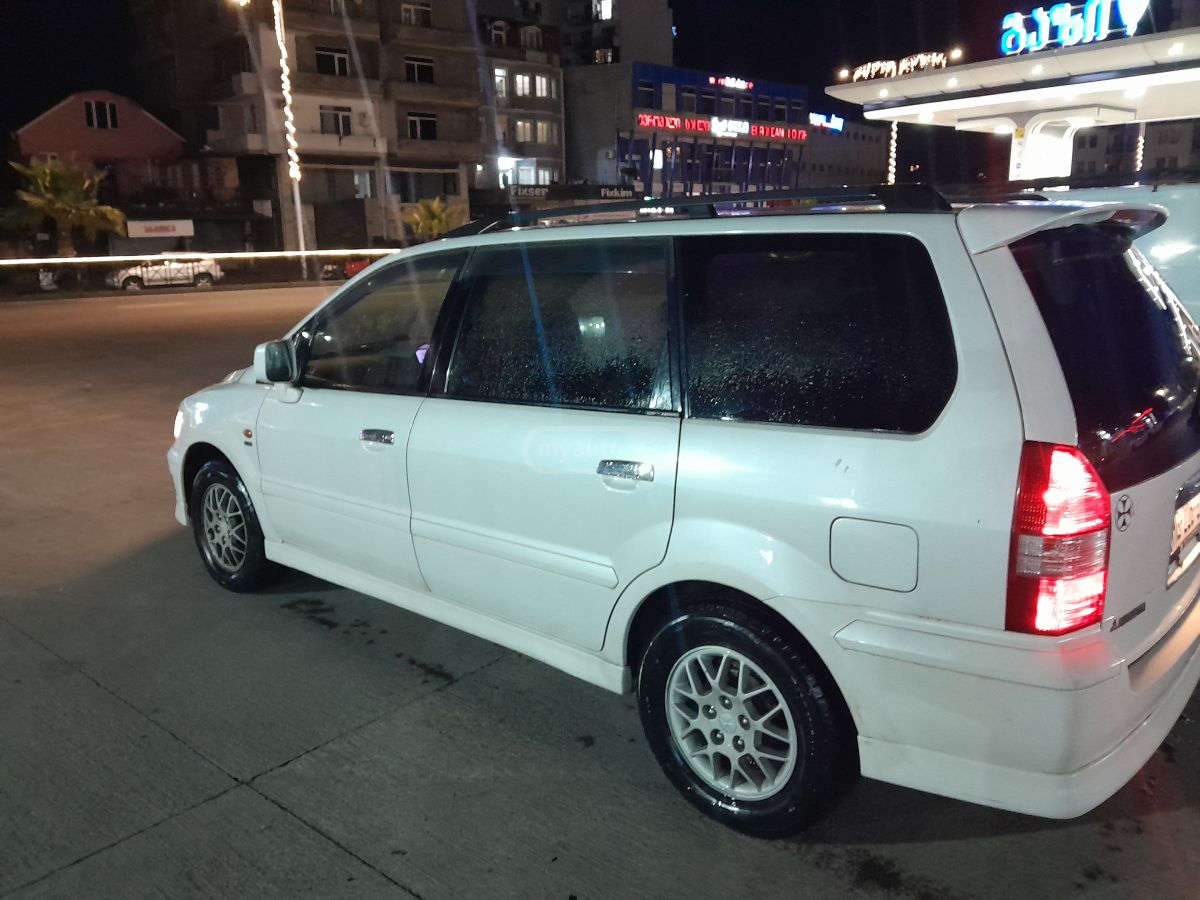 Mitsubishi Chariot 2000 — photo 2