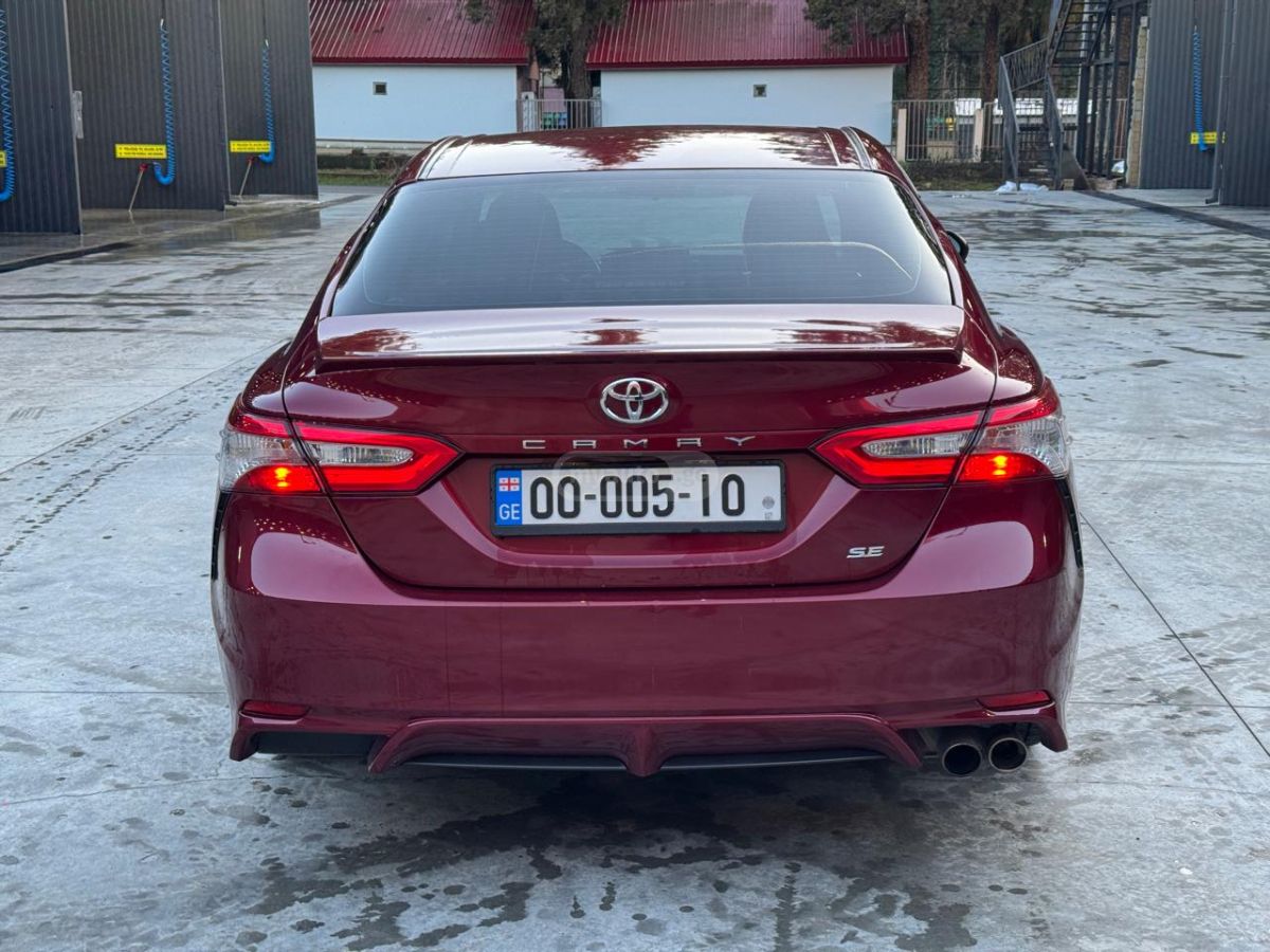 Toyota Camry 2018 — photo 2