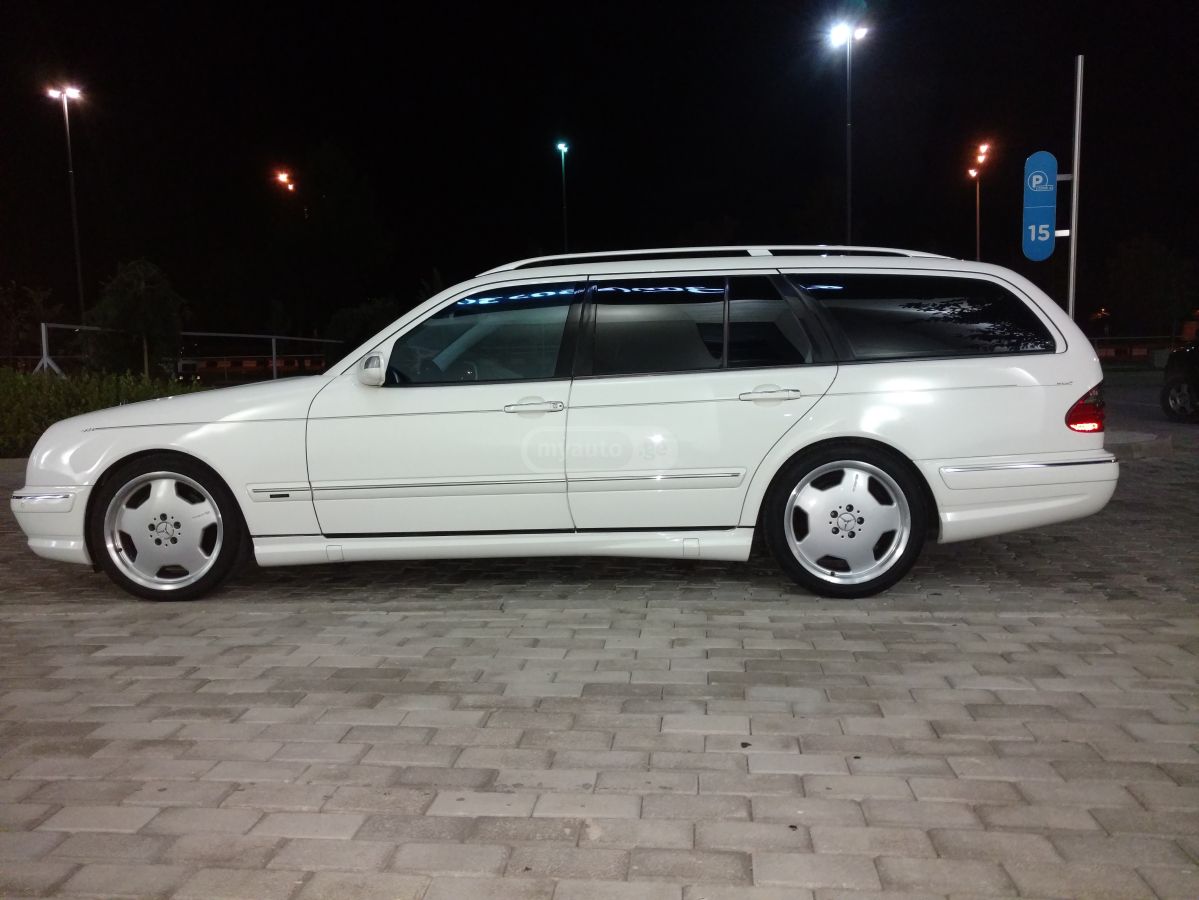 Mercedes-Benz E 55 2001 — photo 2