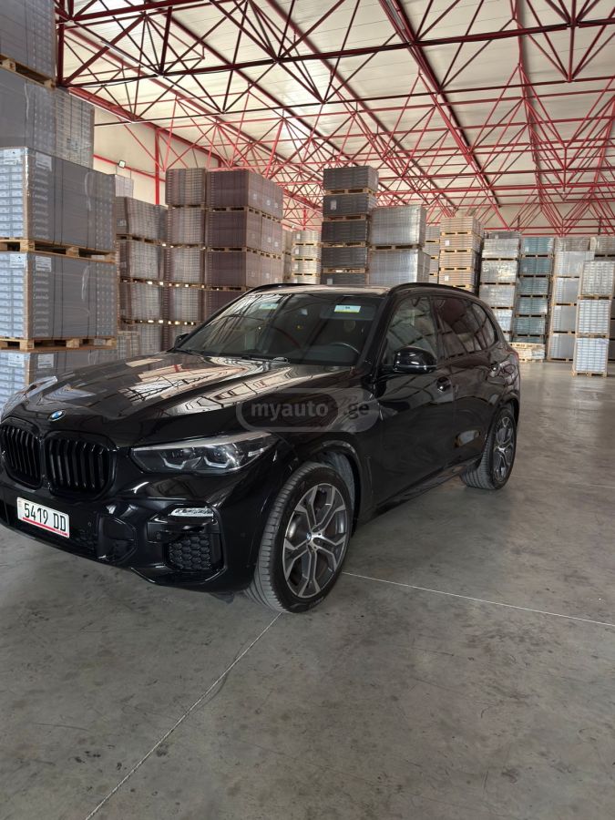 BMW X5 2021 — photo 2