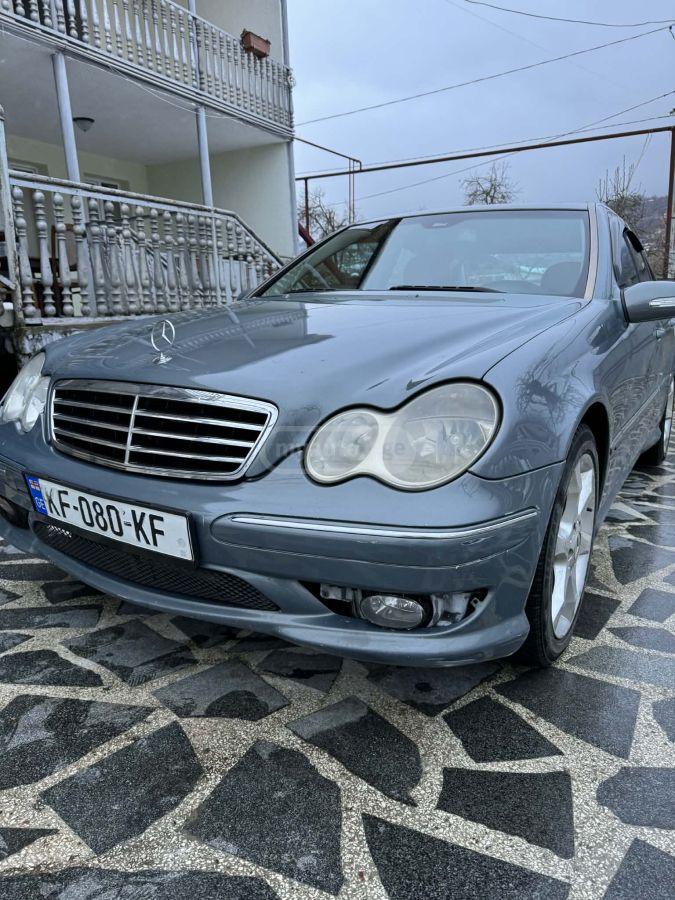 Mercedes-Benz C 250 2007 — photo 2