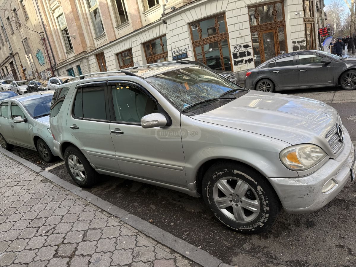 Mercedes-Benz ML 350 2004 — photo 2