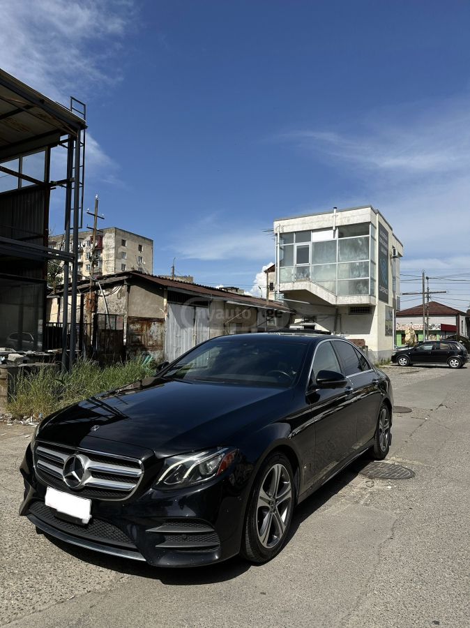 Mercedes-Benz E 300