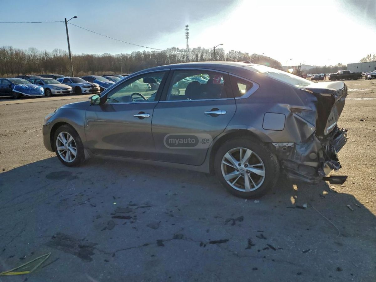 Nissan Altima 2015 — photo 2