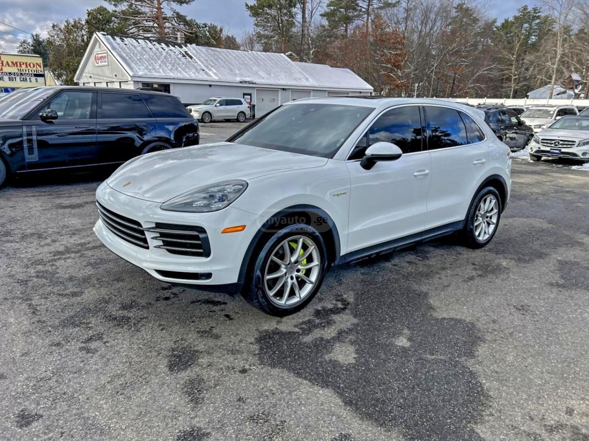 Porsche Cayenne 2019 — photo 2