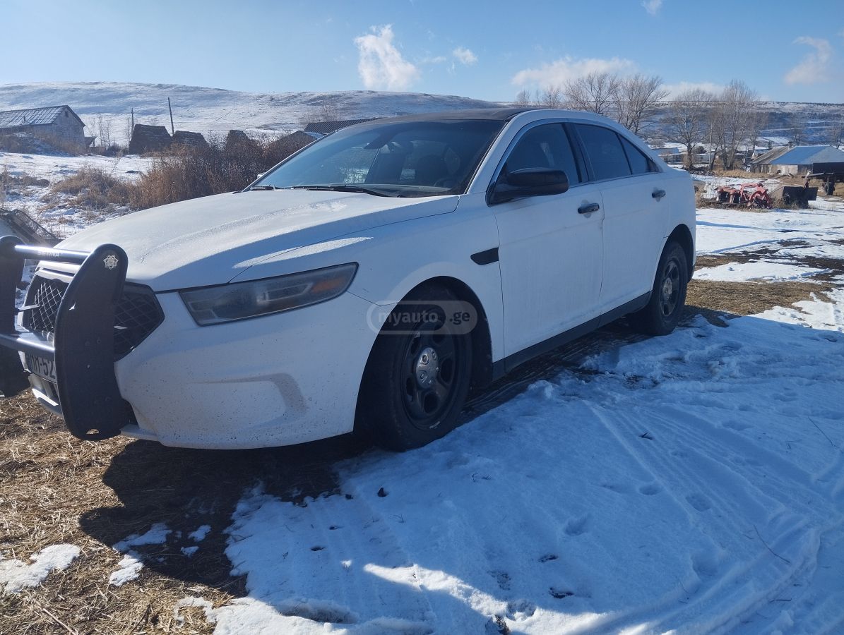 Ford Taurus 2014 — photo 2