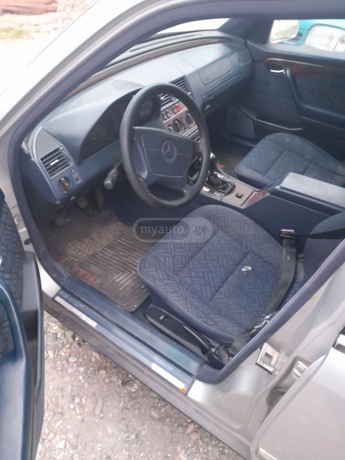 Mercedes-Benz C 180 1994 — photo 2