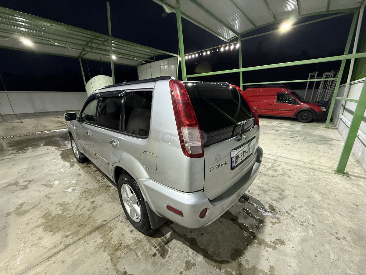 Nissan X-Trail 2005 — photo 2