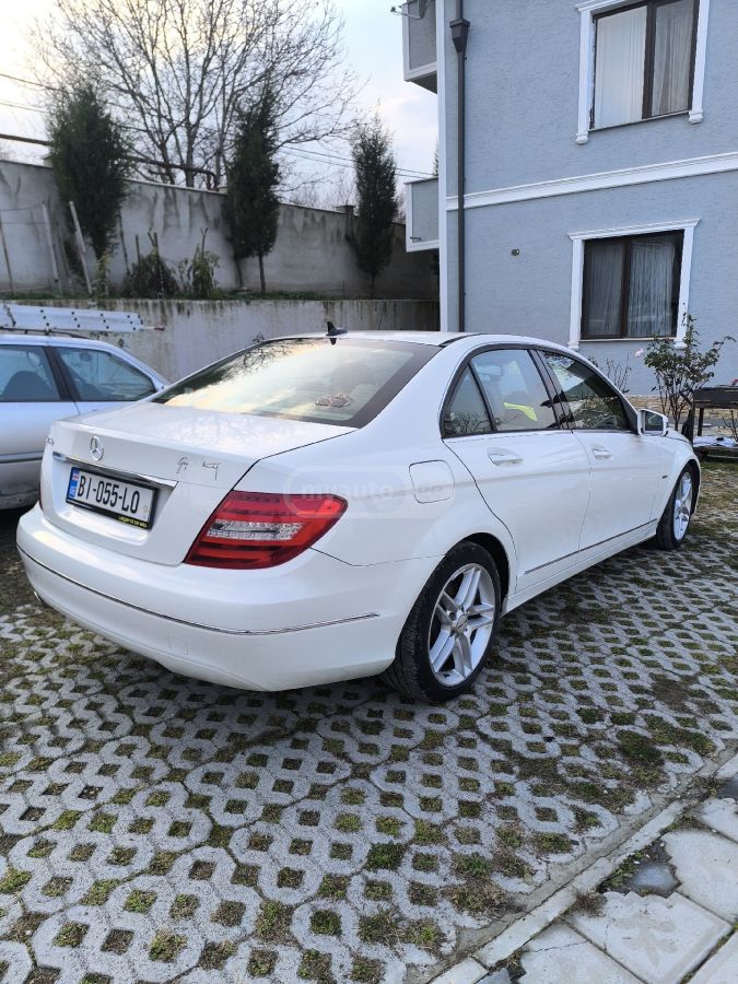 Mercedes-Benz C 250 2012 — photo 2