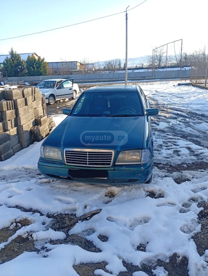 Mercedes-Benz C 180