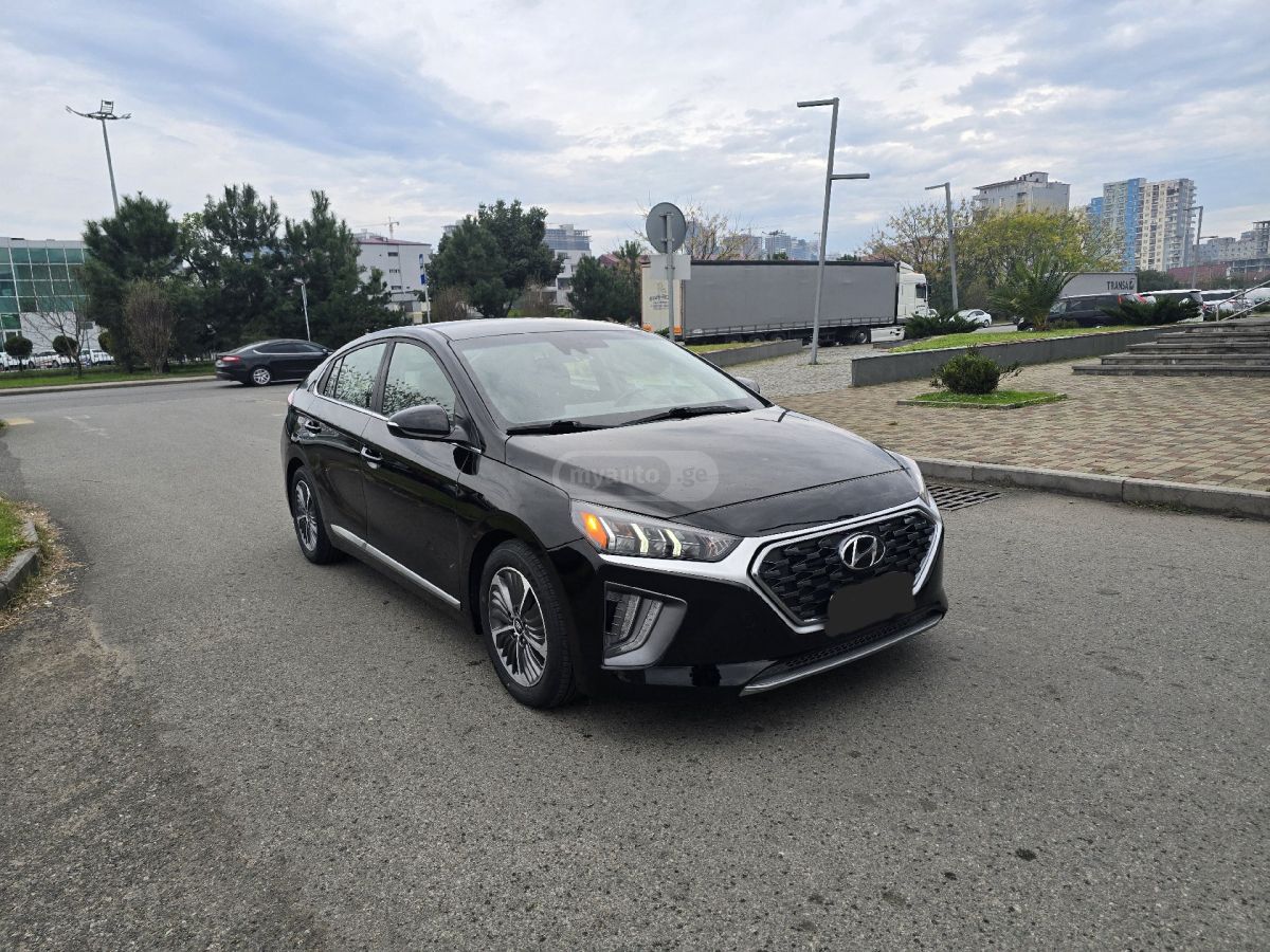 Hyundai Ioniq 2020 — photo 2