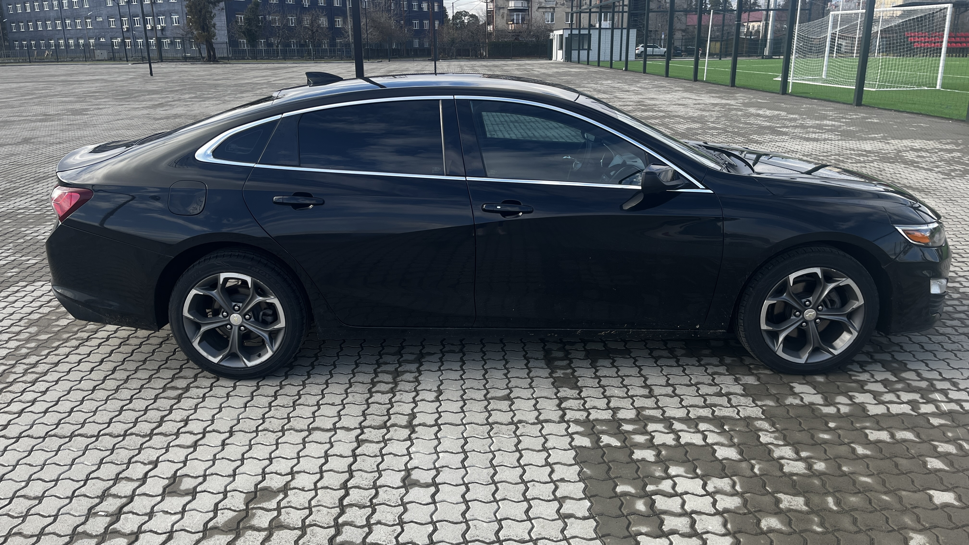 Chevrolet Malibu 2020 — photo 2