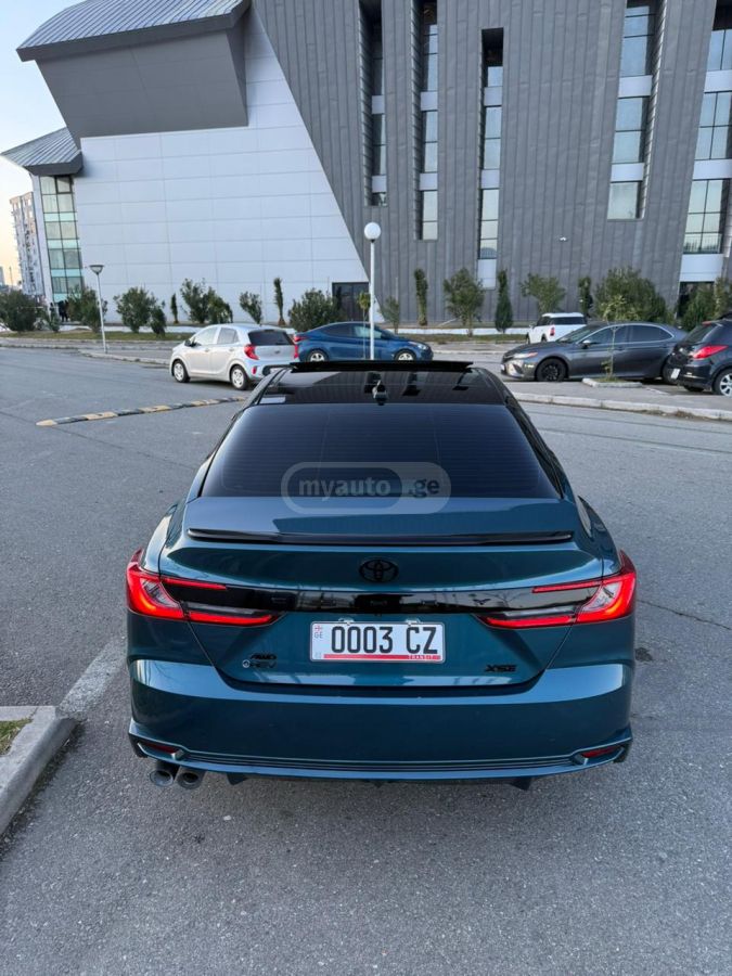 Toyota Camry 2024 — photo 2