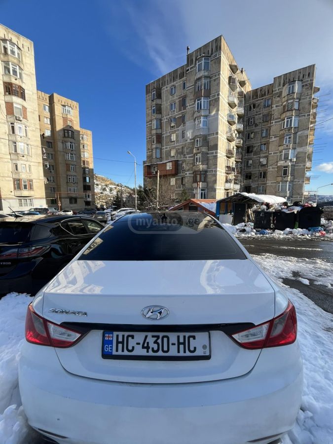 Hyundai Sonata 2011 — photo 2