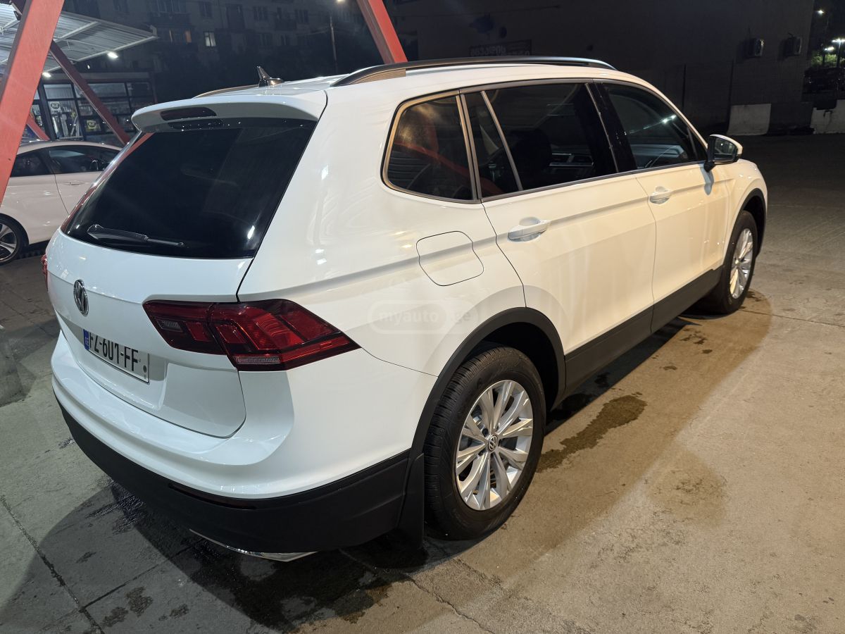 Volkswagen Tiguan 2020 — photo 2