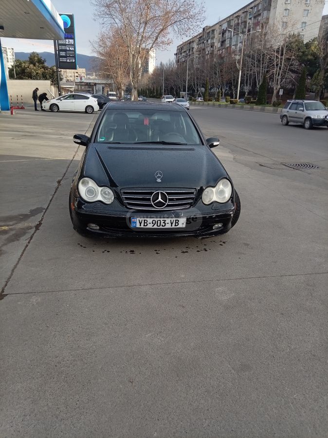 Mercedes-Benz C 180 2003 — photo 2