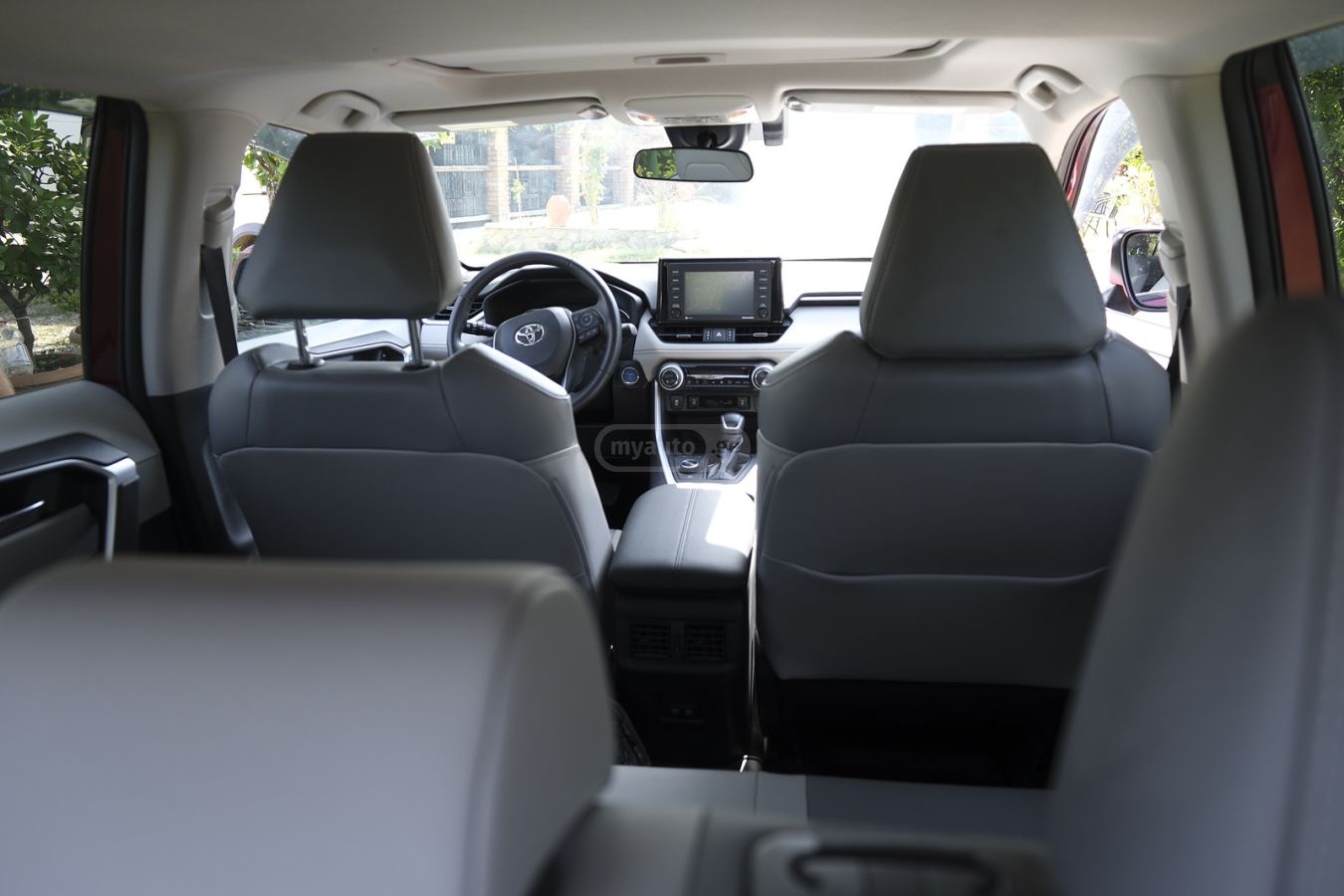 Toyota RAV 4 2021 — photo 2