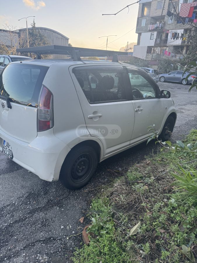 Toyota Passo 2004 — photo 2