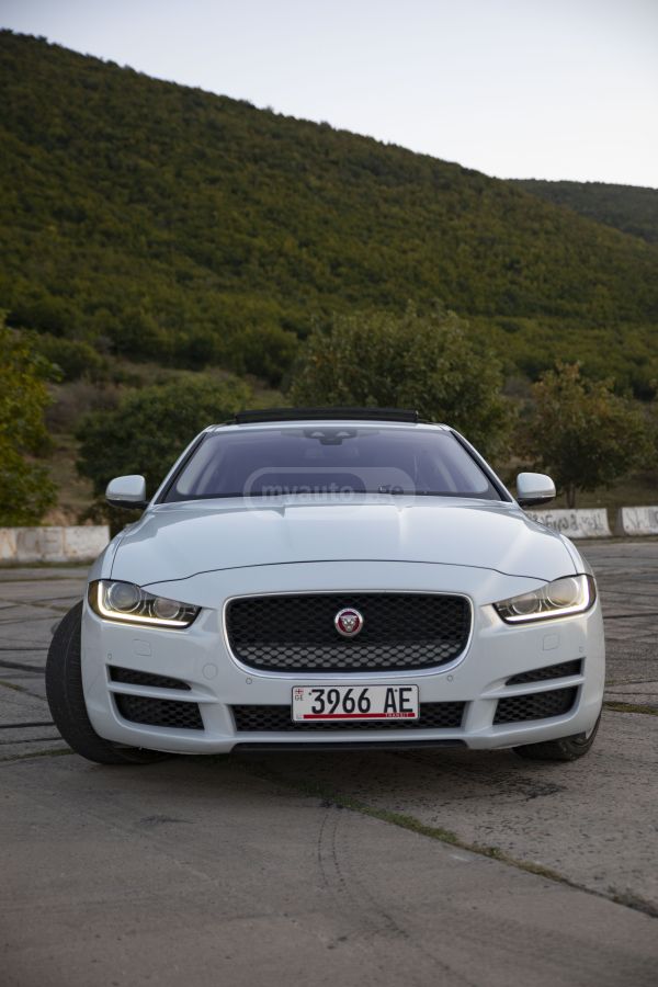 Jaguar XE 2016 — photo 2