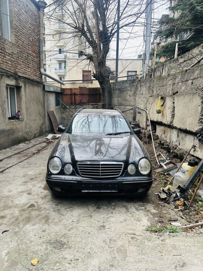 Mercedes-Benz E 430