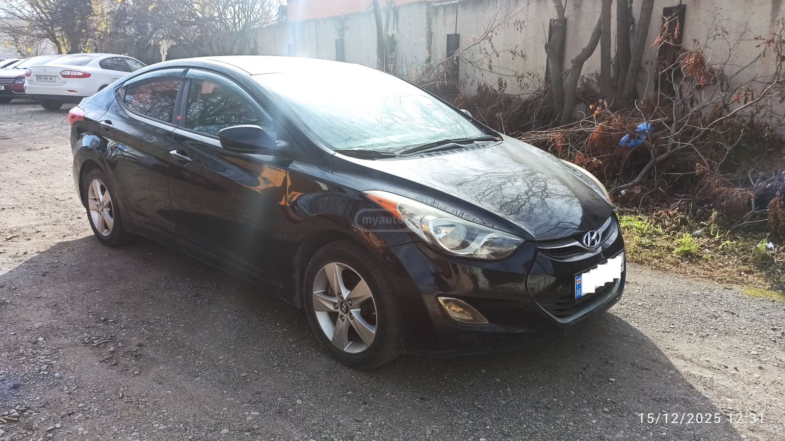 Hyundai Elantra 2011 — photo 2