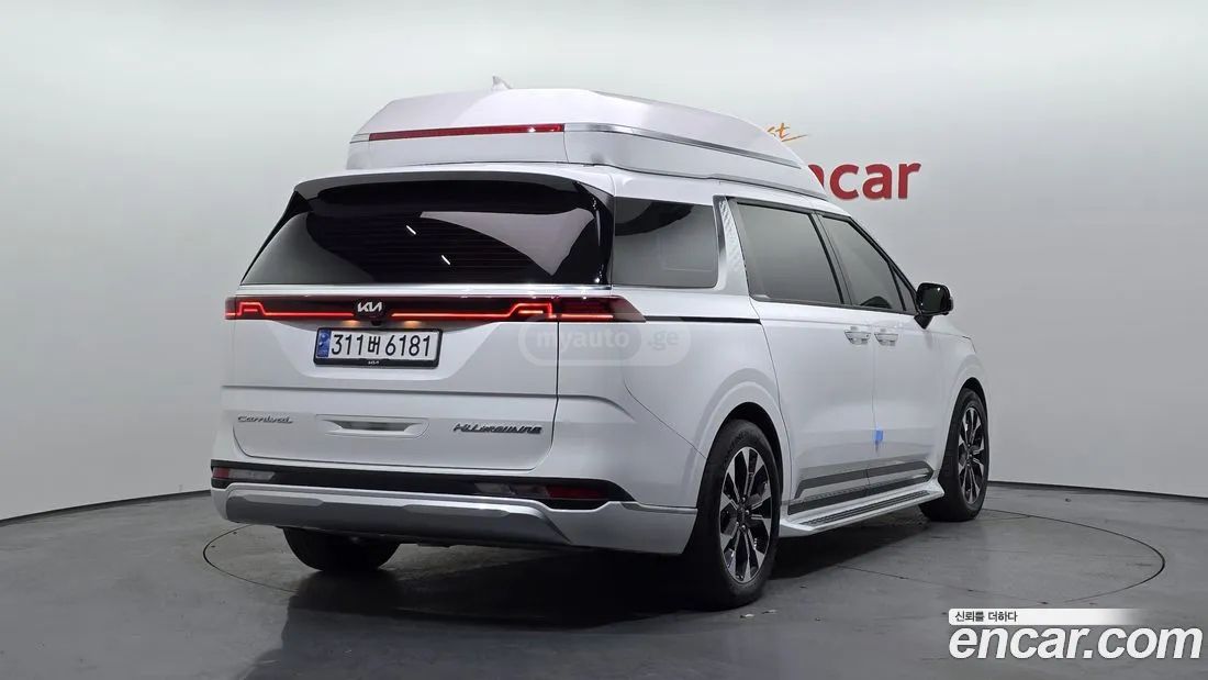 Kia Sedona 2021 — photo 2