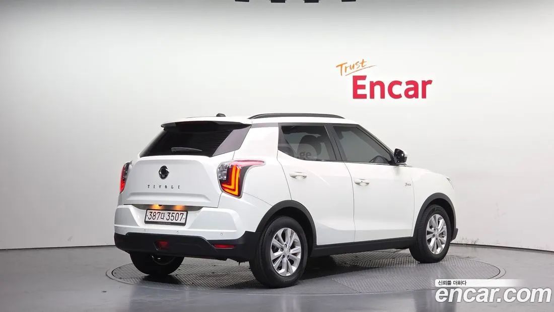 Ssangyong Tivoli 2021 — photo 2