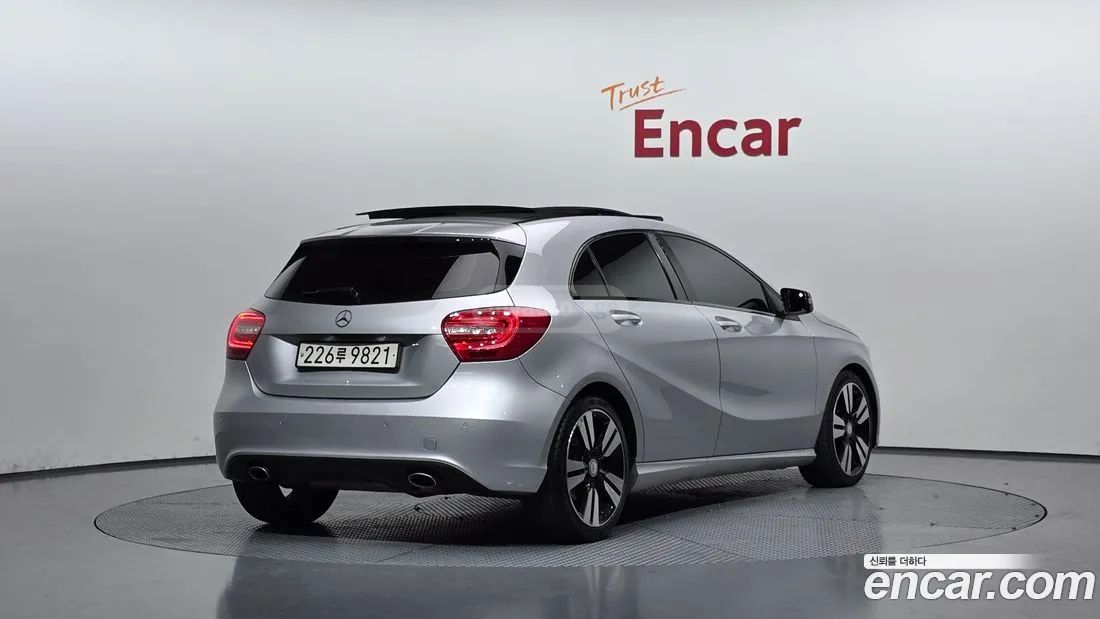 Mercedes-Benz A 45 AMG 2015 — photo 2