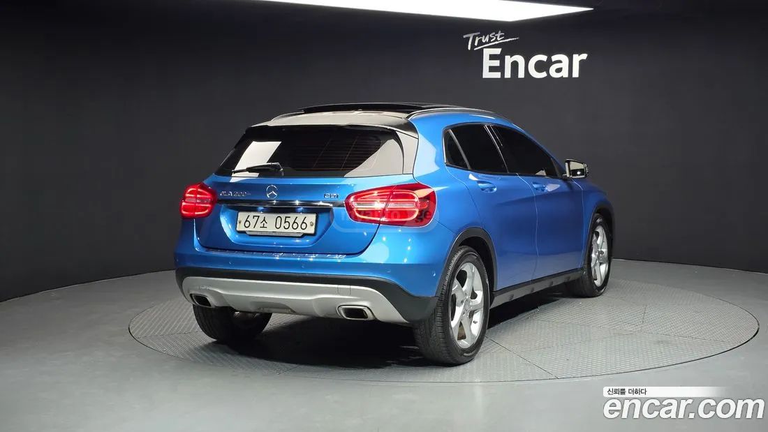 Mercedes-Benz GLA 45 AMG 2015 — photo 2