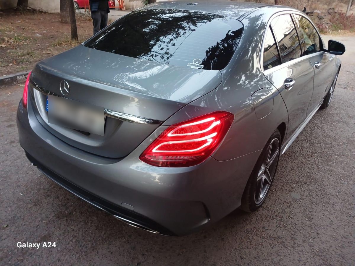 Mercedes-Benz C 300 2015 — photo 2