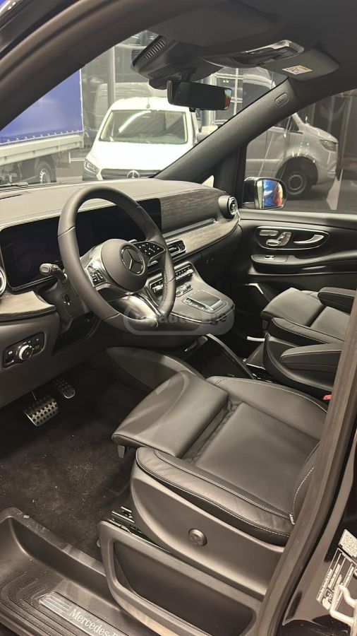Mercedes-Benz V 300 2025 — photo 2