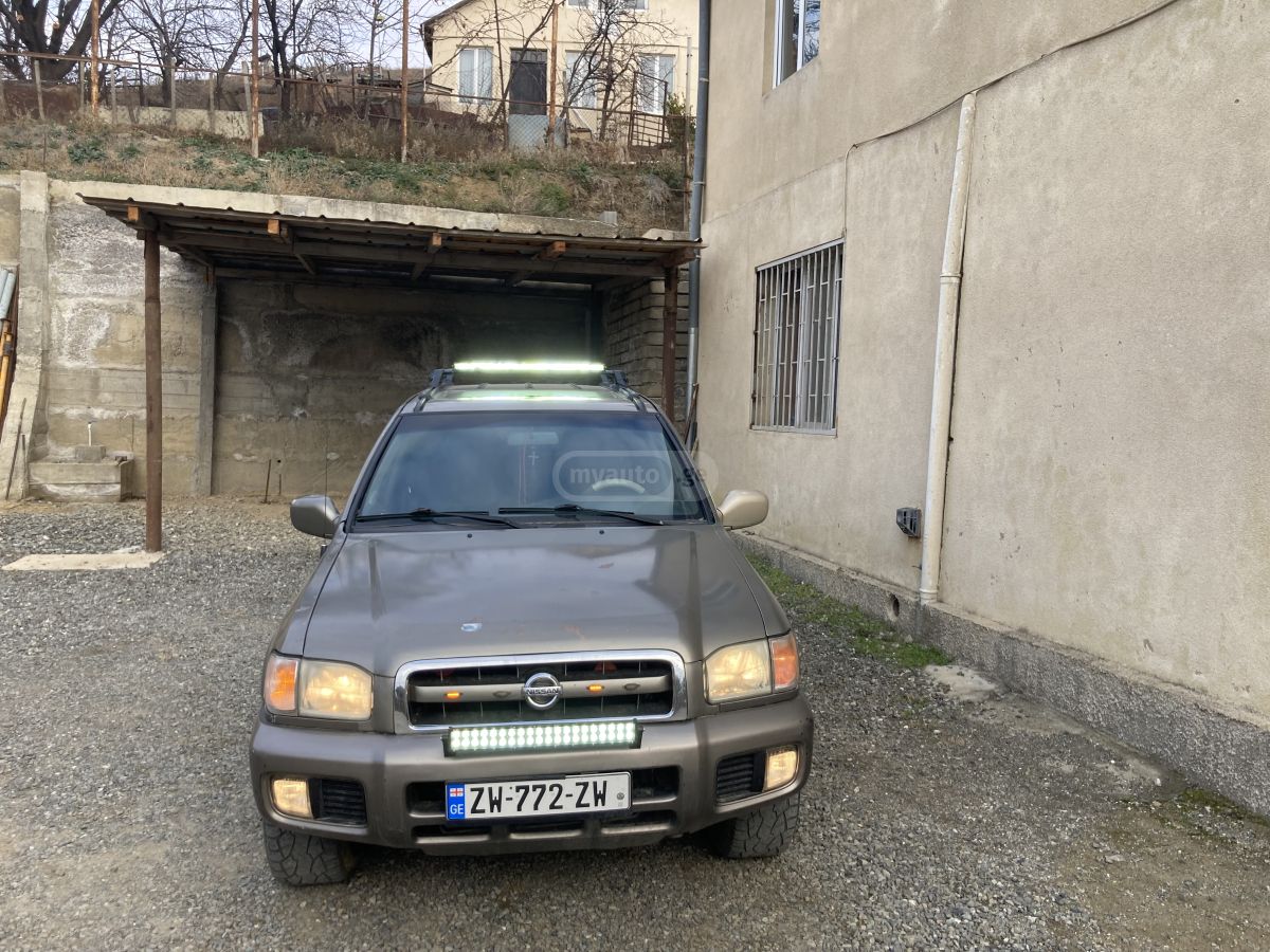 Nissan Pathfinder 2003 — photo 2