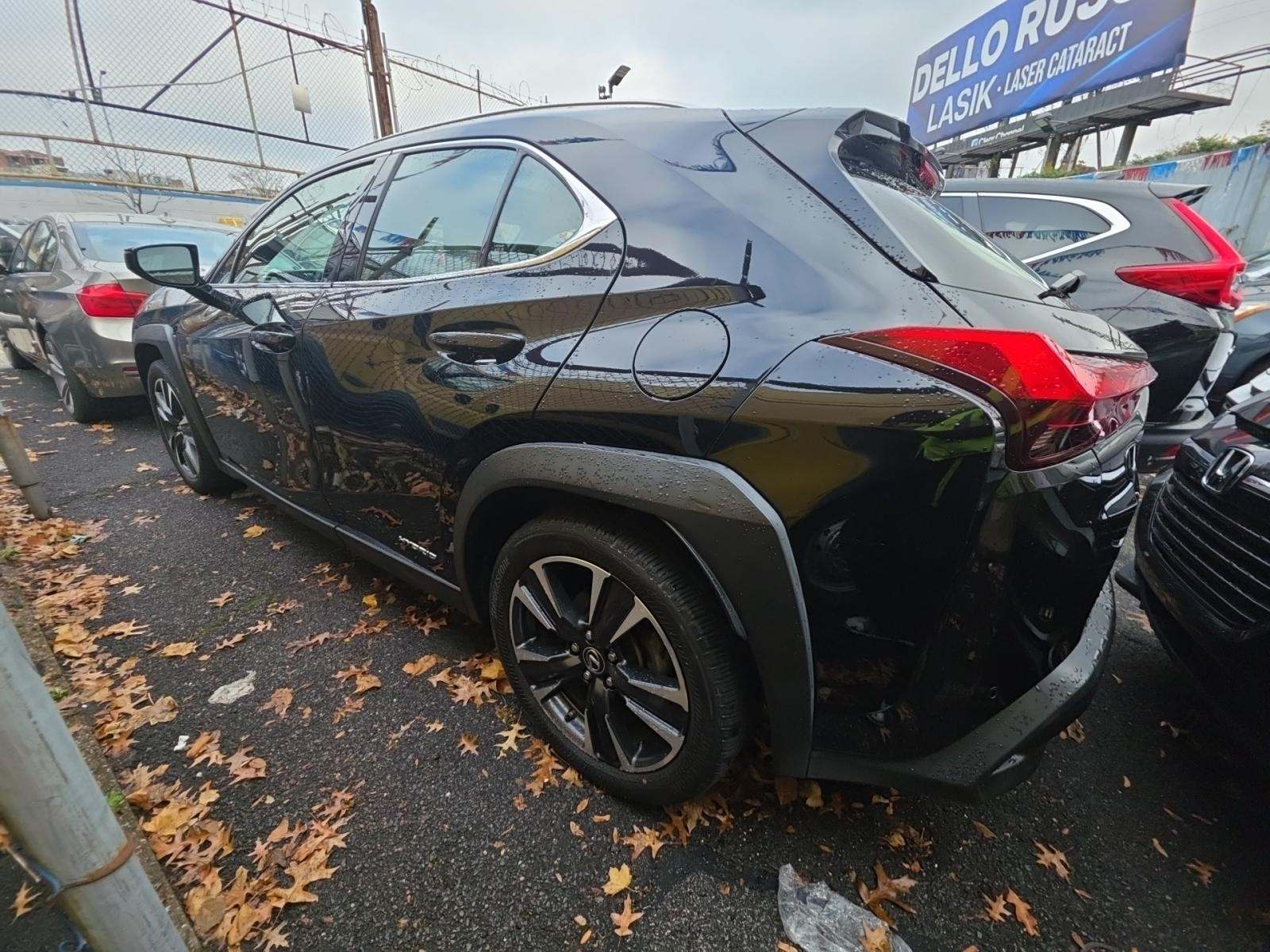 Lexus UX 250 h 2021 — photo 2
